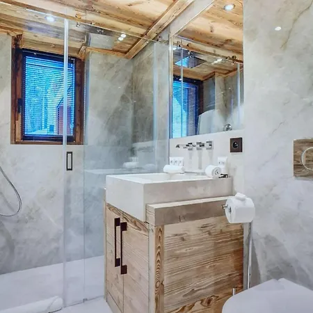This Cabana Offers Free Private Parking Verbier